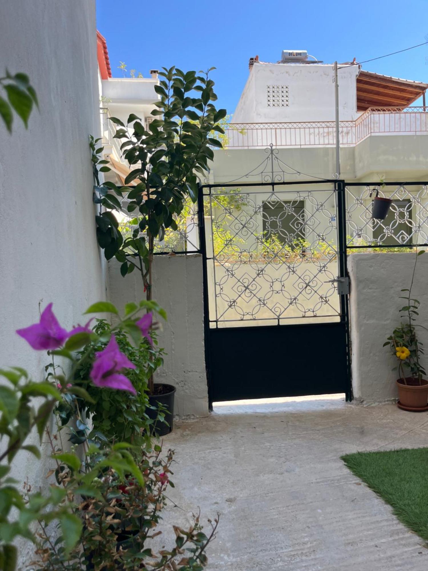 Noa - Designed Garden Studio In The City Center Kalamata Exterior foto