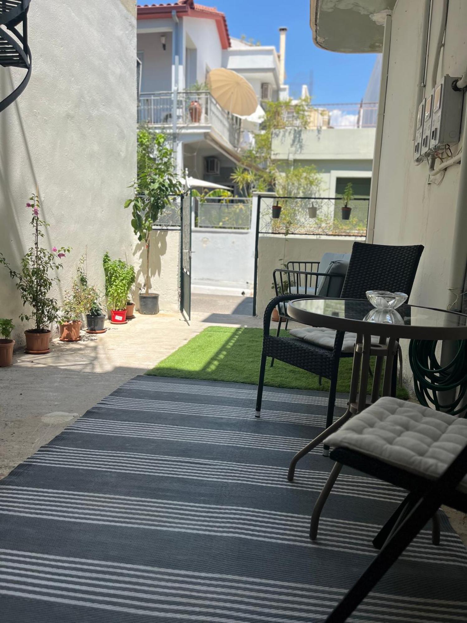 Noa - Designed Garden Studio In The City Center Kalamata Exterior foto